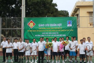 Đội giao lưu quần vợt của trường
