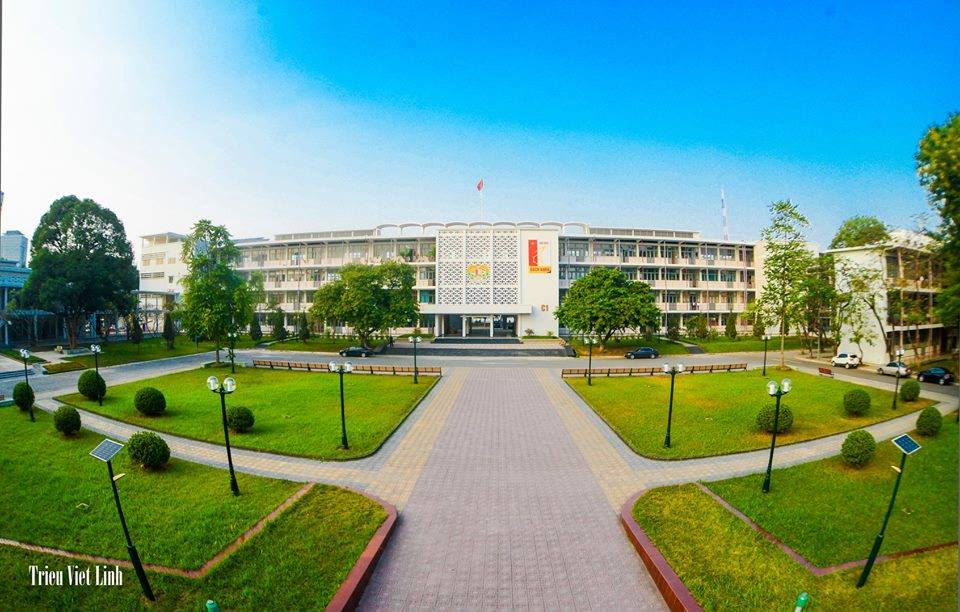 Khuôn viên Trường có tổng diện tích 26 ha (lớn nhất trong các trường đại học khu vực nội thành Hà Nội