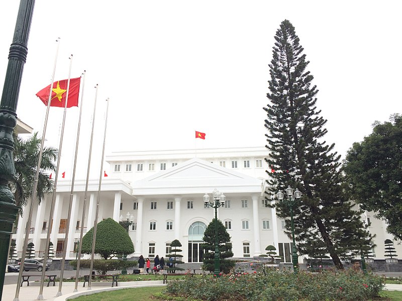 Tòa nhà trắng Đại học Hà Nội