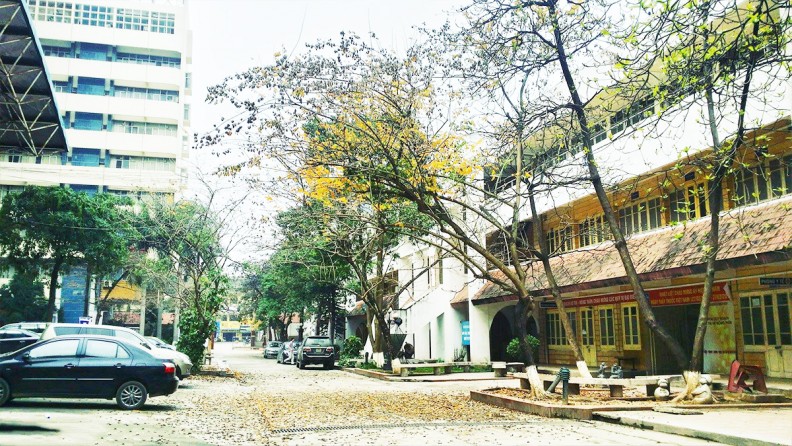 Khuôn viên trường Đại học Kiến Trúc Hà Nội